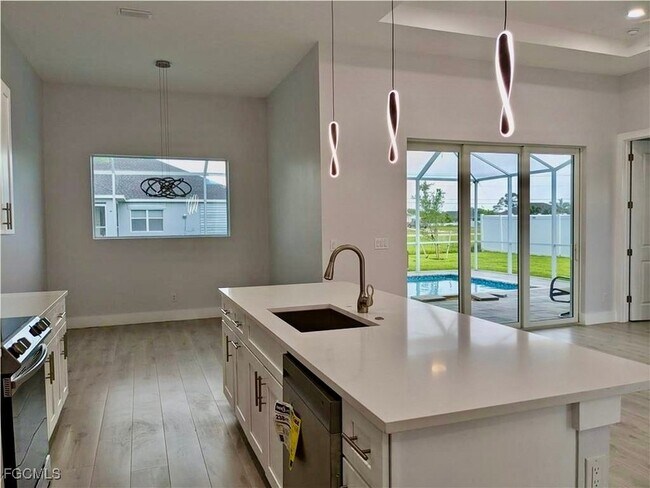 Building Photo - 3027 SW 16th Pl