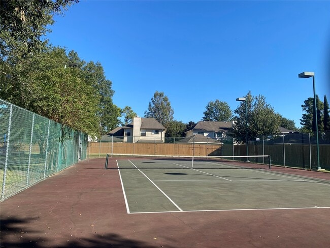 Building Photo - 16215 Cairngorm Ave