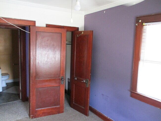 Building Photo - 103 N Talley Ave