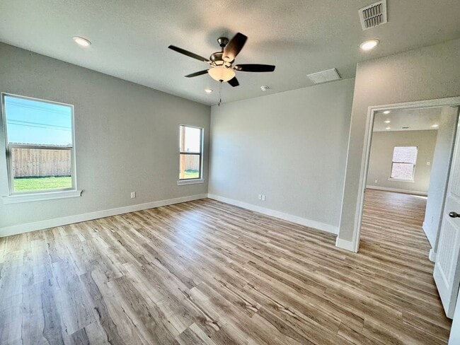 Building Photo - 4bed 2 bath - Frenship ISD