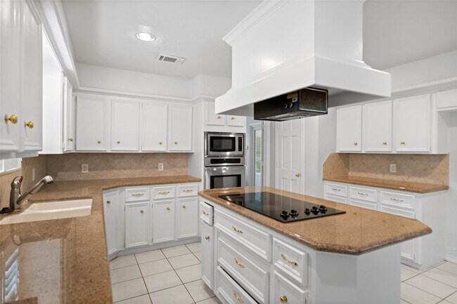 Building Photo - 6923 Mossridge Dr