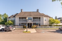 Building Photo - 2646 S Knightsbridge Cir