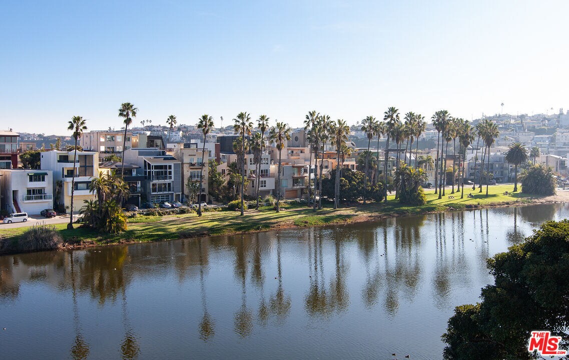 Building Photo - 6400 Pacific Ave