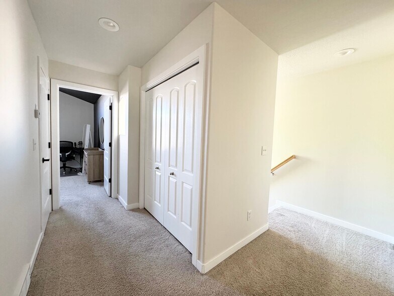 Building Photo - 2055 Evans Cove Loop
