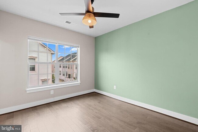 Building Photo - 5284 Ridgeview Retreat Dr