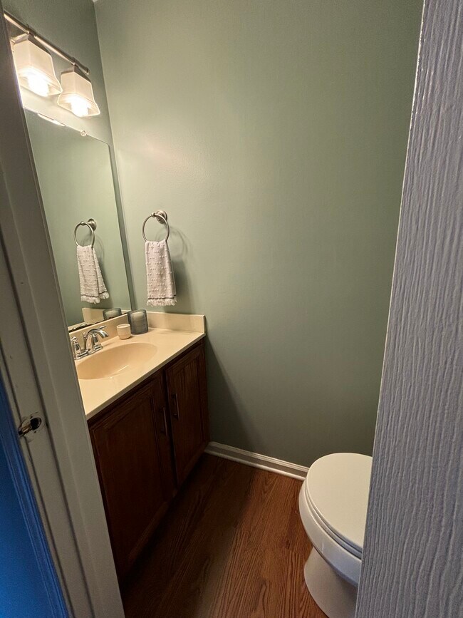 Building Photo - 1461 Conifer Dr