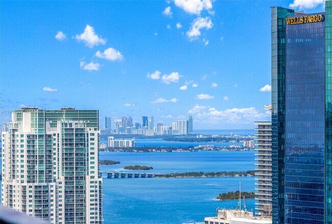 Building Photo - 801 S Miami Ave
