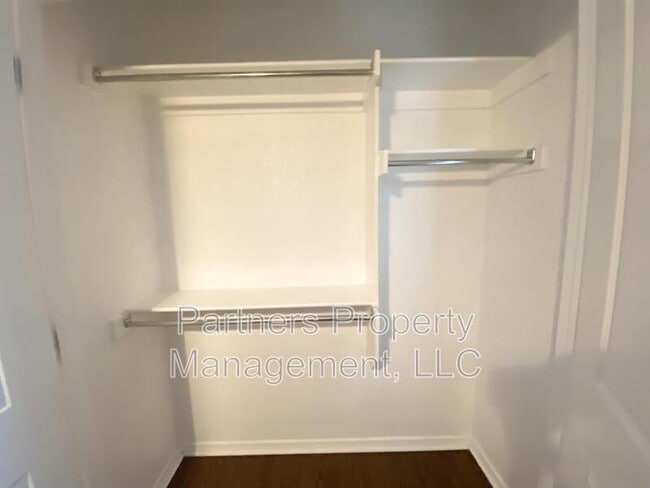Building Photo - 812 Hindman Dr