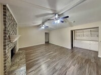 Building Photo - 2239 Middle Creek Dr