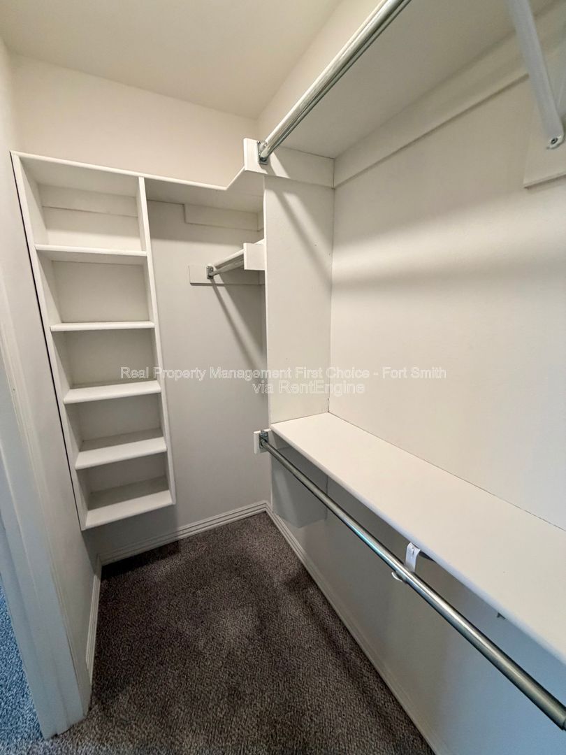 Building Photo - 9919 Landry Dr