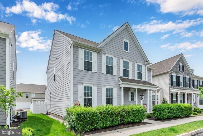Building Photo - 48 Meadow Creek Ln