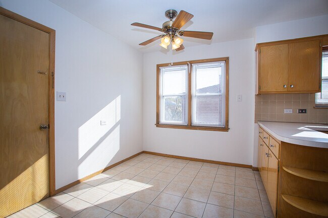 Building Photo - 8729 N Wisner St