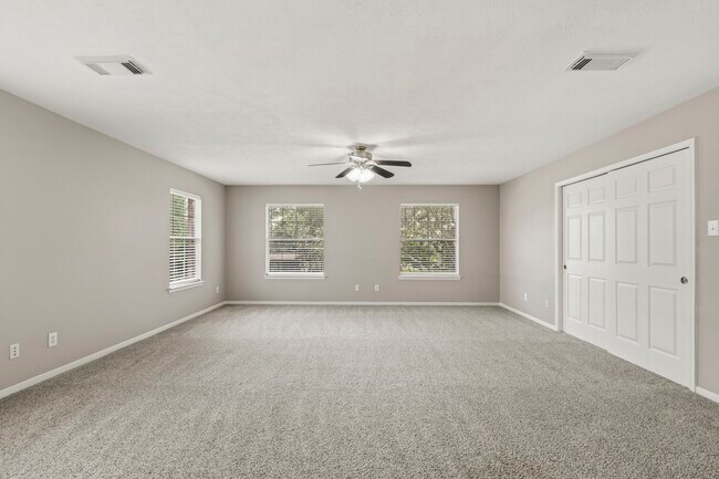 Building Photo - 3007 Eagle Lake Dr