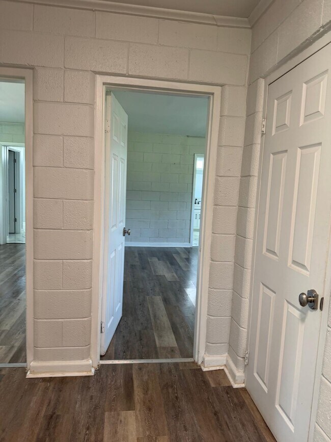 Building Photo - Rouse road - Room #1