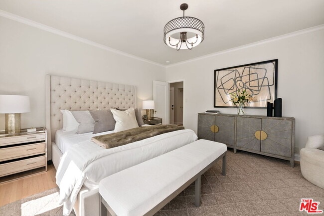 Building Photo - 802 Cochran Ave