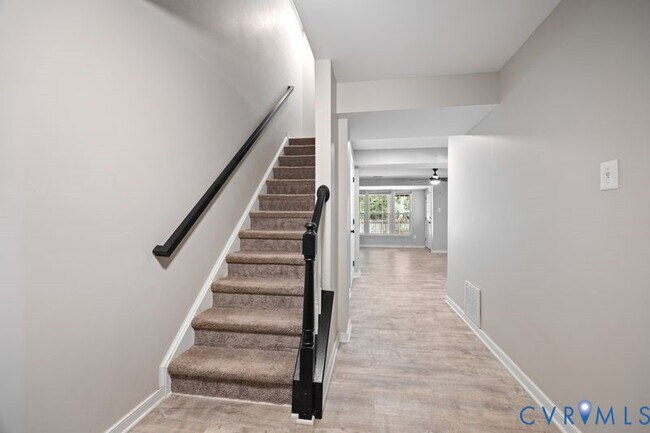 Building Photo - 2805 Queensland Dr