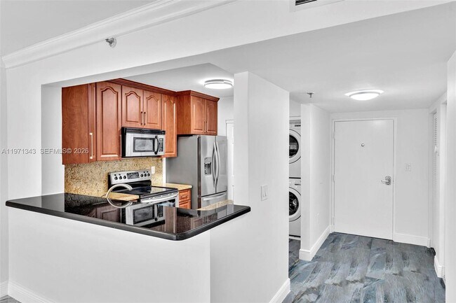 Building Photo - 8900 Collins Ave