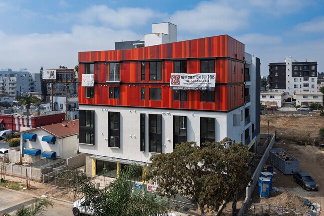 Building Photo - 975 S Catalina St