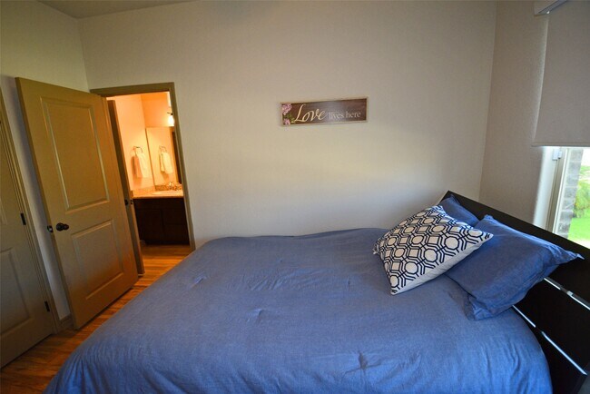 Building Photo - 8158 Luz de Luna St