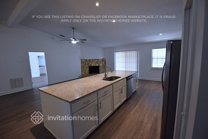 Building Photo - 12454 Rochford Ln