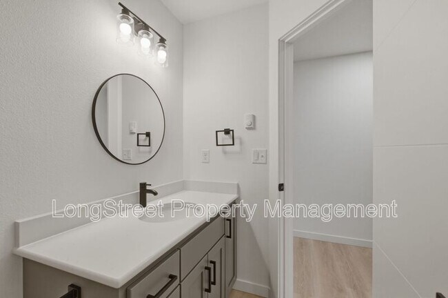 Building Photo - 812 S 19th St