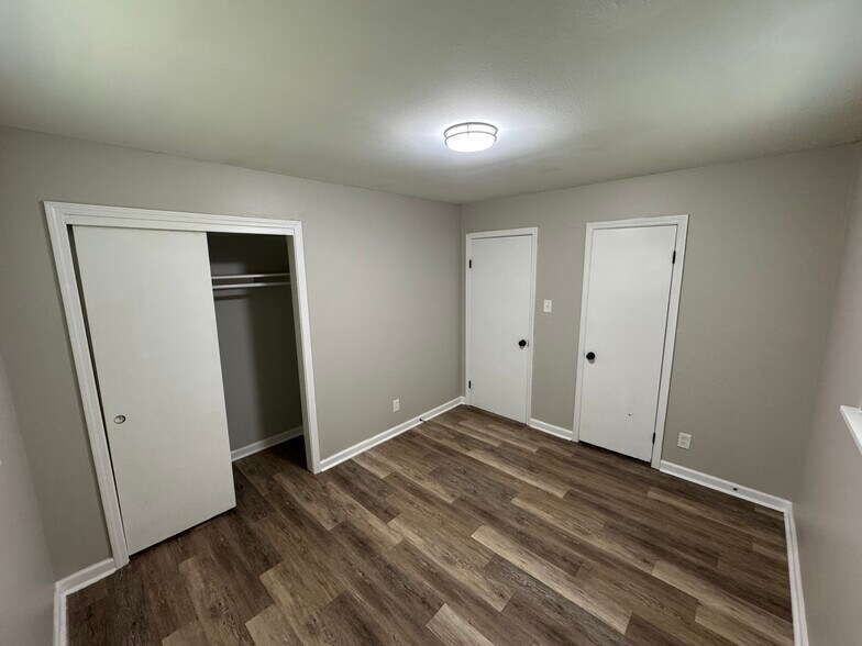 Building Photo - 7711 Woodhaven Dr