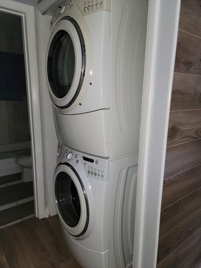 Building Photo - 408 S 11th St