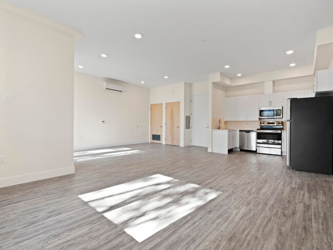 Primary Photo - NoHo McCormick