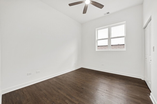 Building Photo - 1952 W Ohio St