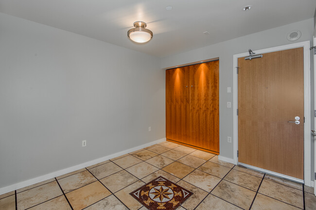 Entry/Foyer w/Wallbed Up - 836 S Curry St