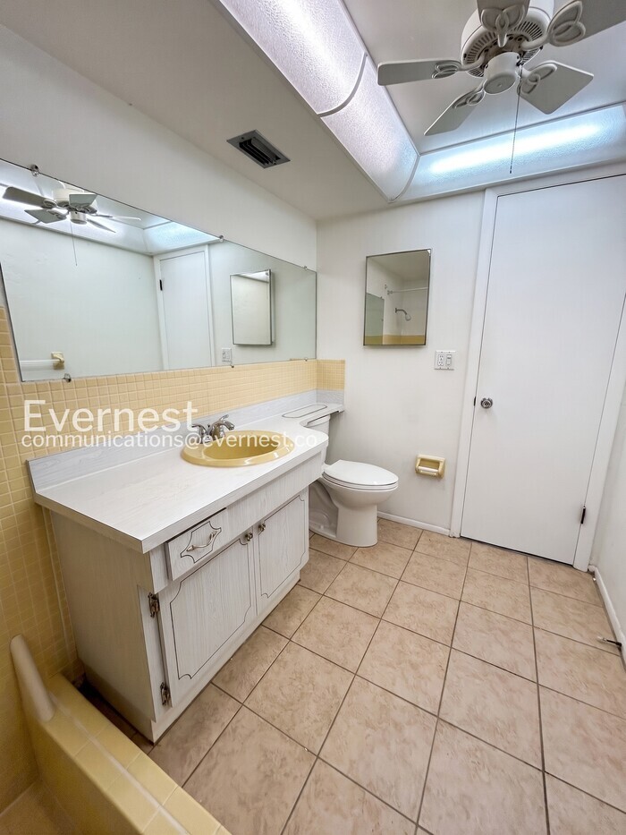 Building Photo - 4133 Grayton Dr