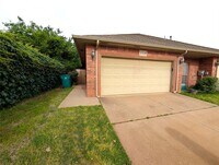 Building Photo - 17115 Cedar Dr