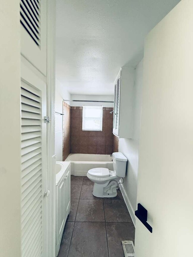 Building Photo - 727 NW 89th St