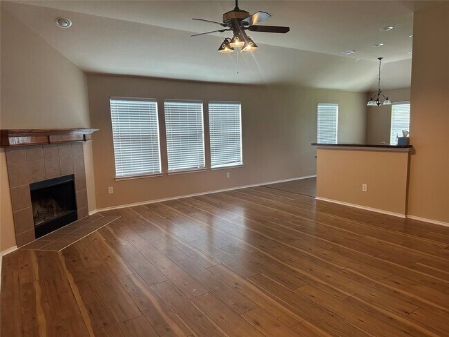 Building Photo - 1112 Mule Deer Rd