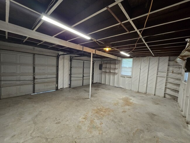 Building Photo - 5195 Seale Rd