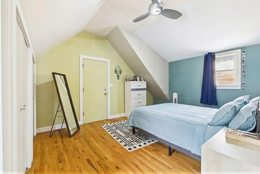 Master bedroom - 2330 W Palmer St
