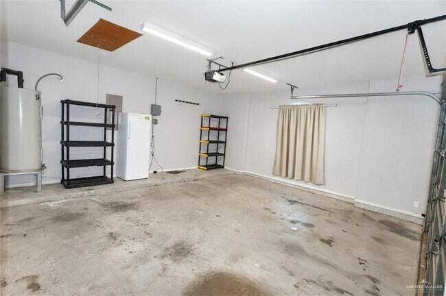 Building Photo - 5305 Ginko Dr