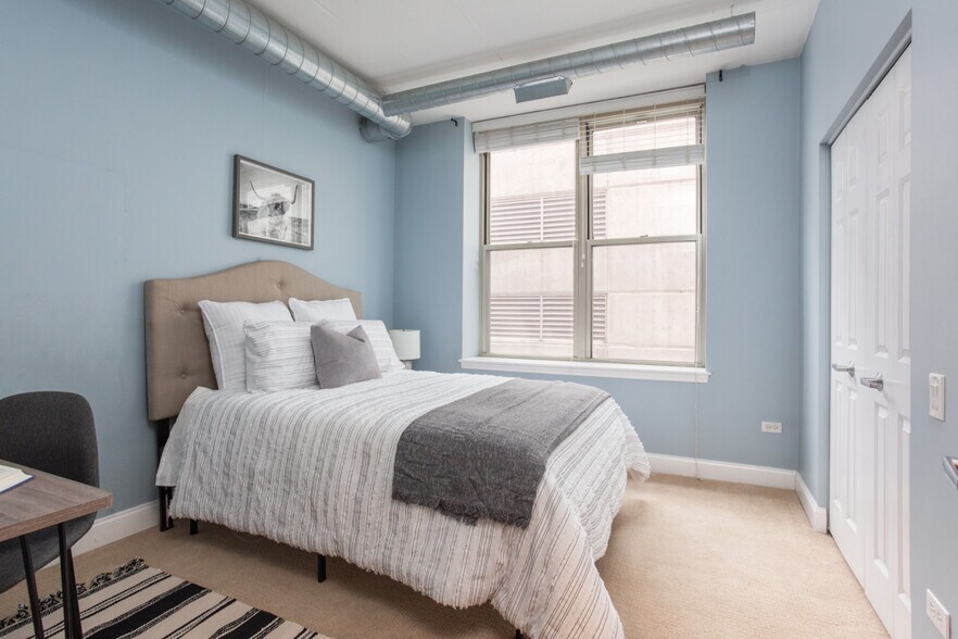 Building Photo - 1001 W Madison St