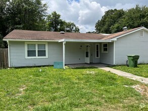 Building Photo - SPRING MOVE-IN SPECIAL: $300 OFF 1ST MONTH...