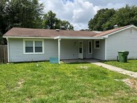 Building Photo - SPRING MOVE-IN SPECIAL: $300 OFF 1ST MONTH...