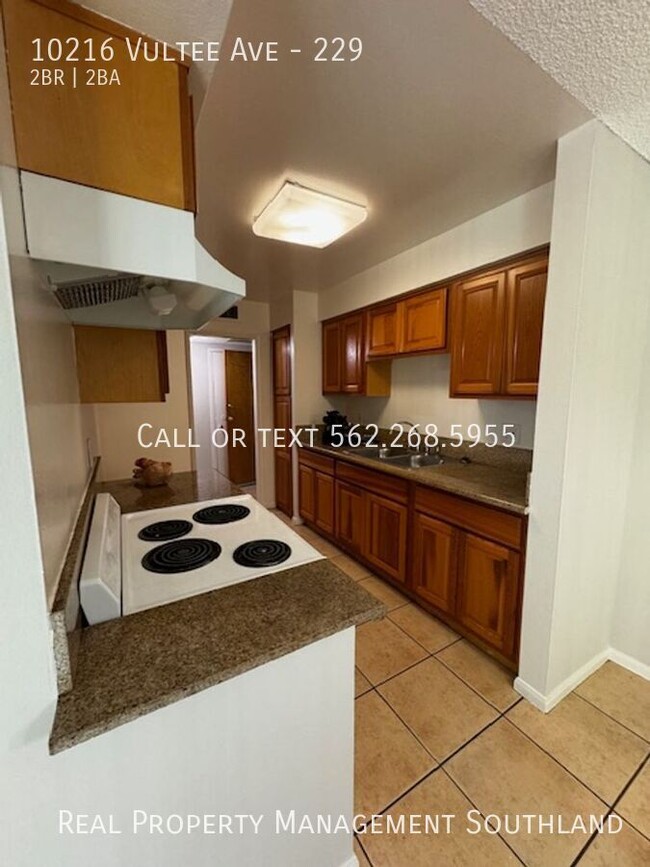 Building Photo - 2 Bedroom/ 2 Bath Spacious Apartment in Do...