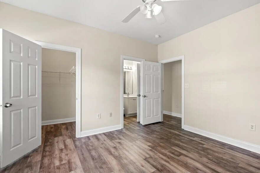 Building Photo - 2057 Silvercrest Dr