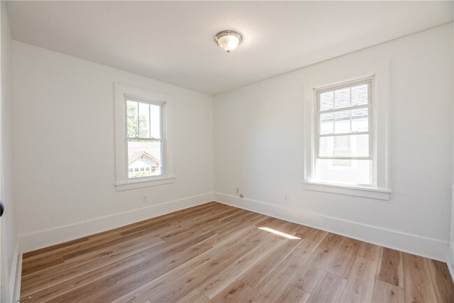 Building Photo - 116 W Spruce St