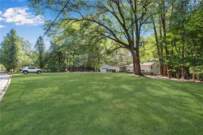 Building Photo - 1515 Northridge Rd