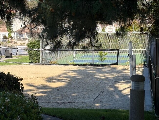 Building Photo - 4600 Vía Pamplona