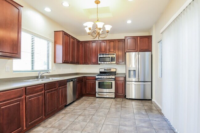 Building Photo - 2519 N 148th Dr