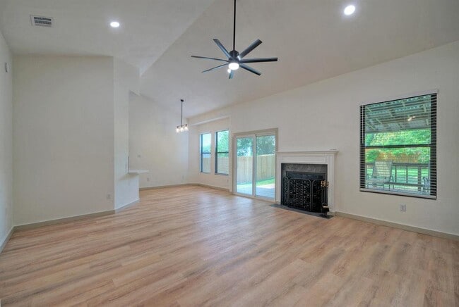 Building Photo - 2214 Big Hollow Dr