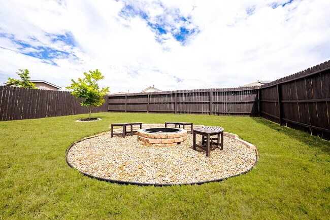 Building Photo - Located in the vibrant Valley Ranch commun...