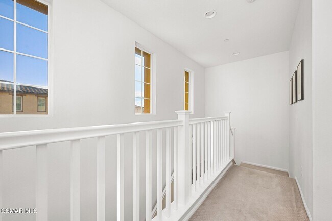 Building Photo - 425 Stratus Ln