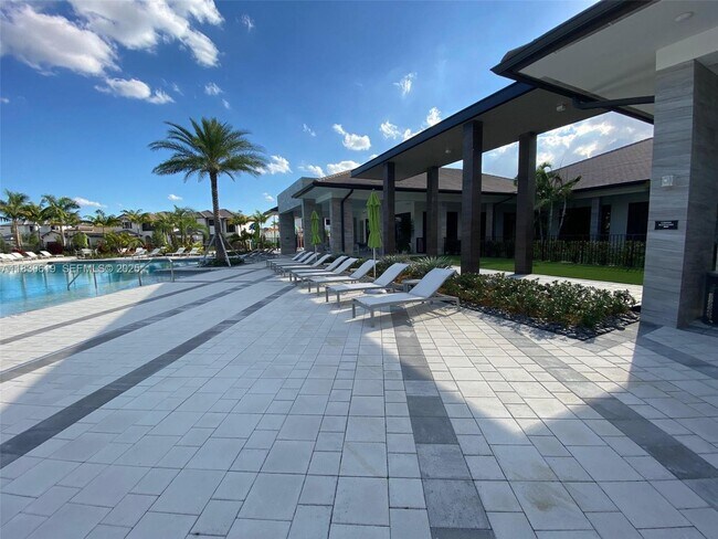 Building Photo - 4636 NW 84th Ave